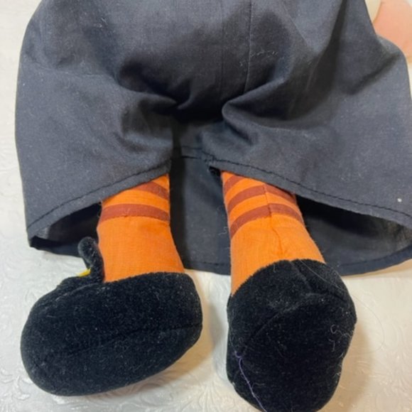 VTG 1996 Thanksgiving Pilgrim Girl Plush Doll 17" - Picture 4 of 11